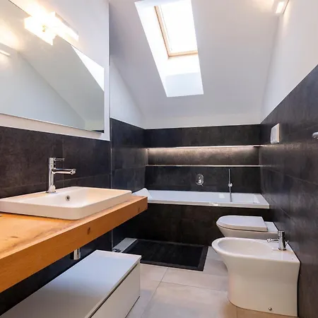 Wolvesdensuite Con Terrazzi E Garage Gratuito מילאנו