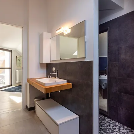 Wolvesdensuite Con Terrazzi E Garage Gratuito Appartement Milaan