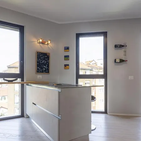 Wolvesdensuite Con Terrazzi E Garage Gratuito Appartement