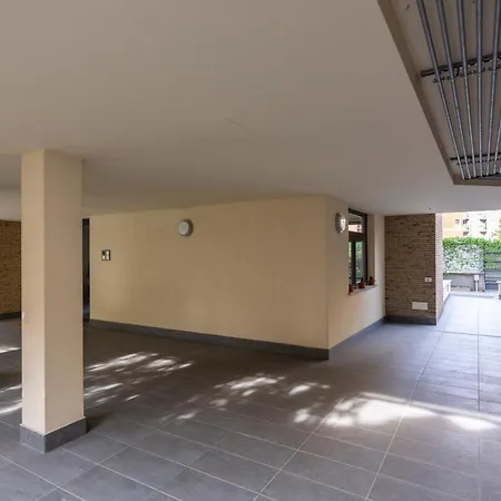 Wolvesdensuite Con Terrazzi E Garage Gratuito Appartement Milaan